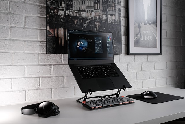 1747113424250313.jpg laptop-6332543_640.jpg