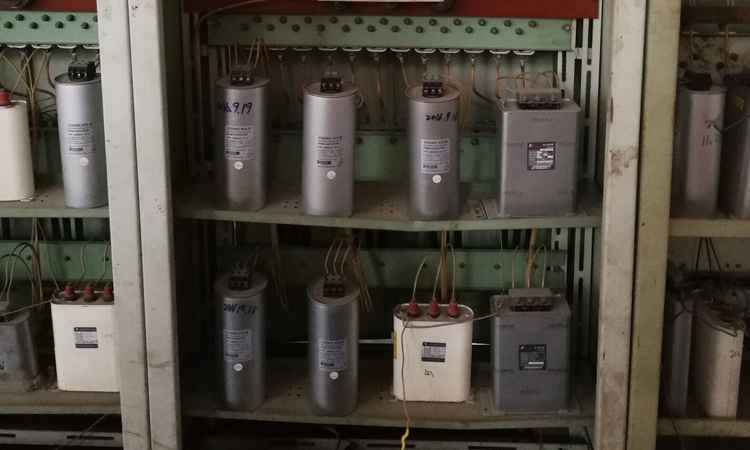 補償電容器用的時間長了要不要更換