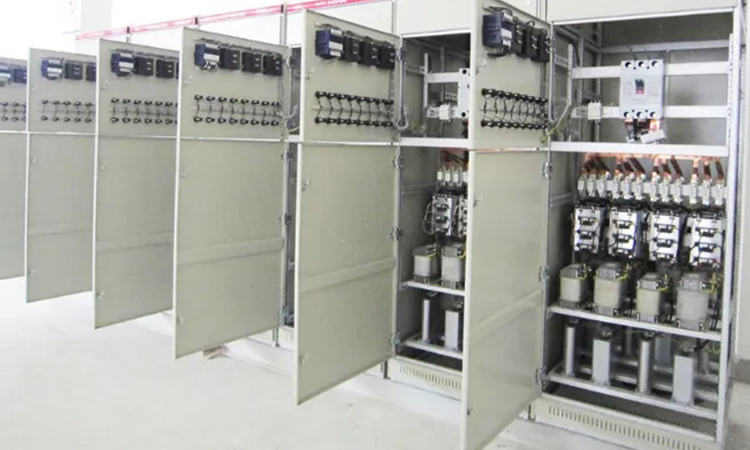 在汽車制造業(yè)中并聯(lián)電容器的應(yīng)用及相關(guān)問題 在汽車制造業(yè)中并聯(lián)電容器的應(yīng)用及相關(guān)問題