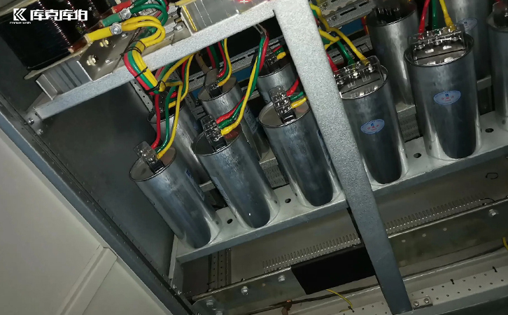 低壓電力電容器