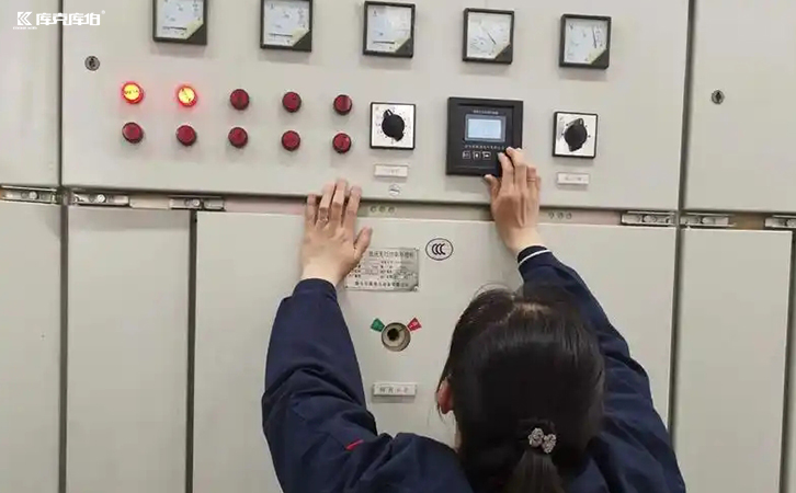 四象限無(wú)功補(bǔ)償控制器